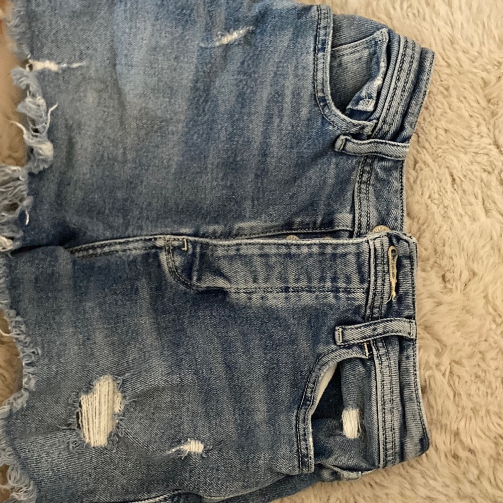 Cute denim shorts, very comfortable